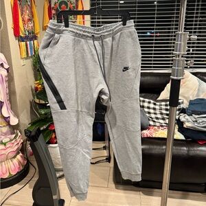 Nike tech fleece pants